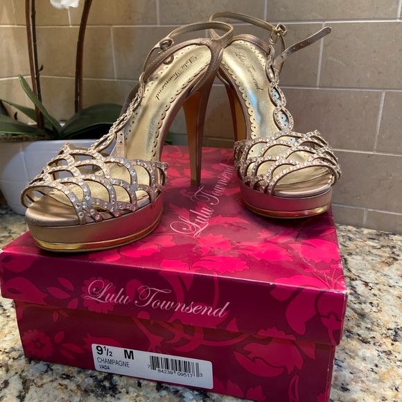 Platform rhinestone heels - Picture 4 of 4